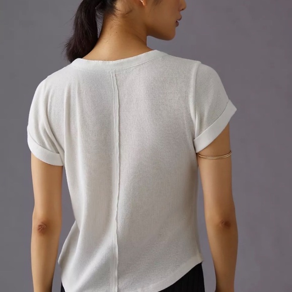Pilcro Ribbed Henley Tee Any way you button it, the Andie is essential. Crafted - Picture 2 of 13